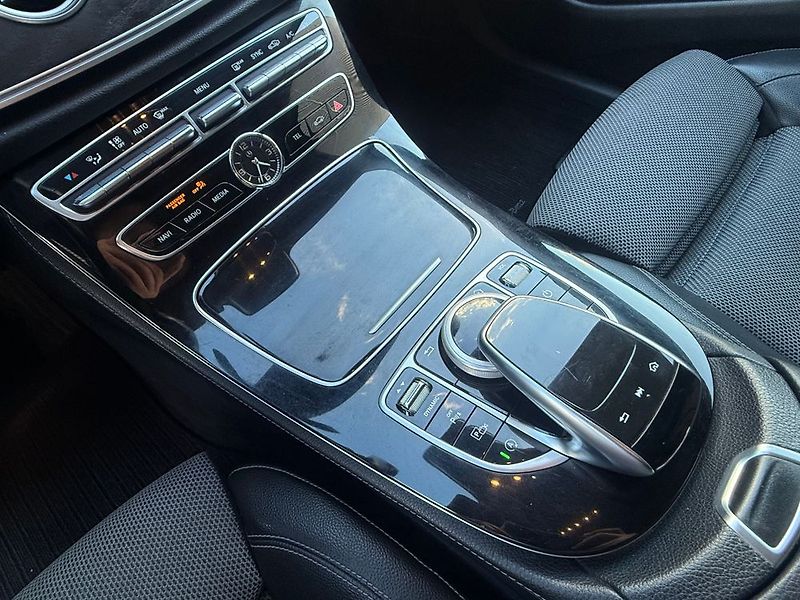 Mercedes-Benz Třídy E (2016) - fotka 20 z 51