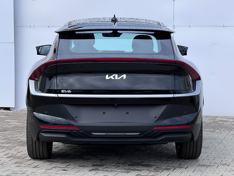 Kia EV6 AIR elektromotor 125kW/170k - fotka 7 z 12