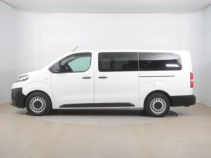 Citroën Jumpy (2019) 2.0 BlueHDi, Bus, 5Míst, ČR - fotka 3 z 15