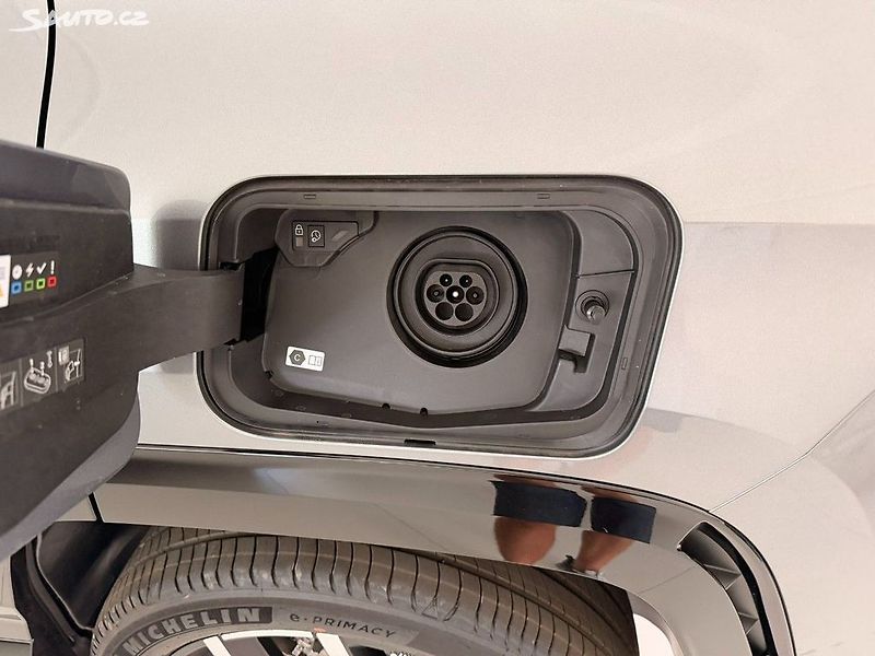 Jeep Compass (2026) Summit e-Hybrid Plug-in 225k e - fotka 17 z 20