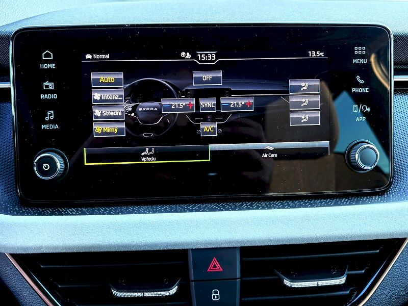 Škoda Scala (2025) DSG 1.0 TSI / 85 kW TOP SELECT - fotka 10 z 26