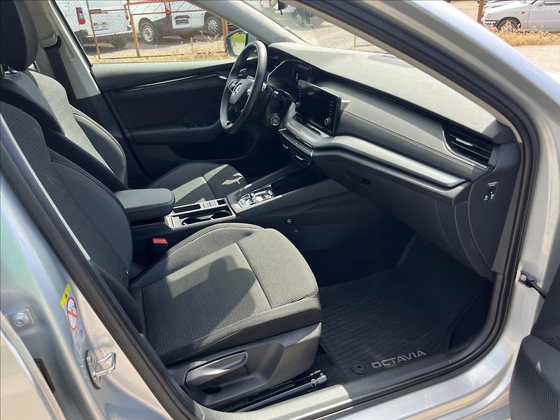 Škoda Octavia 2,0 TDi 110KW DSG 4x4 TZ -DPH - fotka 10 z 52