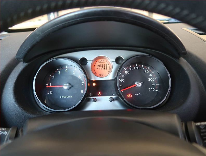 Nissan Qashqai (2007) 1.6, nová STK, zamluveno - fotka 11 z 16