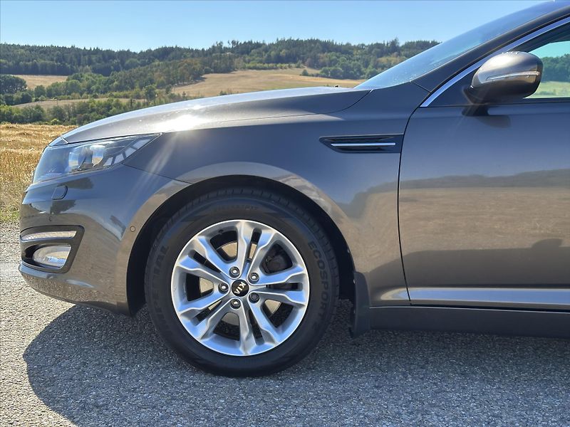 Kia Optima 1,7 CRDi 100kW Exclusive CZ - fotka 24 z 31