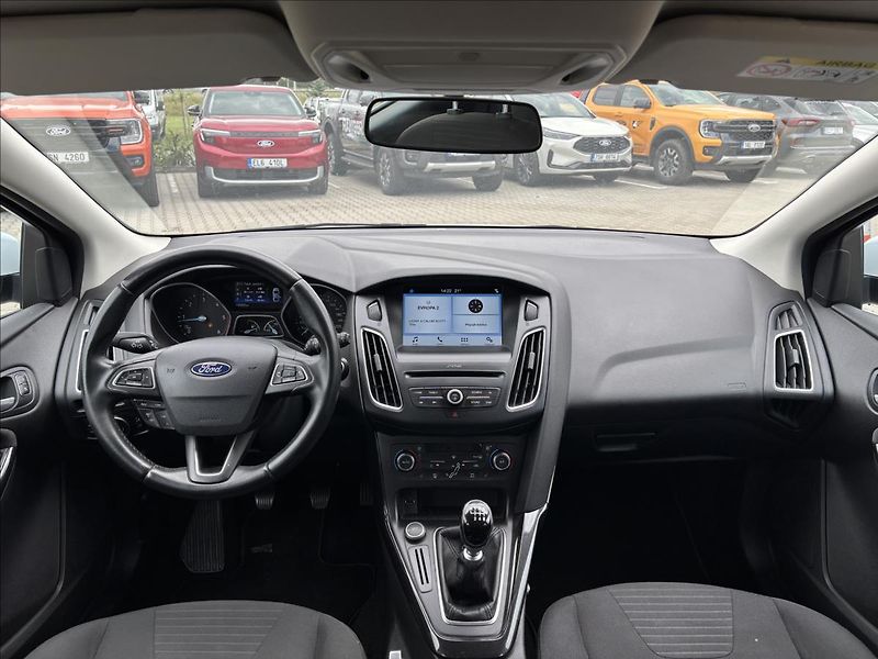 Ford Focus 1,5 TDCI 88kW Titanium - fotka 13 z 36