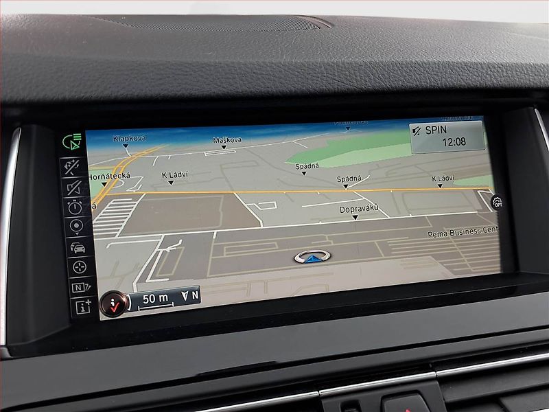BMW Řada 5 (2015) 535i, Kůže, Navi, Bi-Xenony - fotka 13 z 22