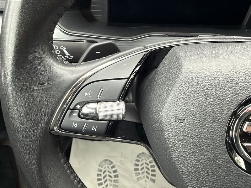 Škoda Superb 2.0 TDI Ambition/Virtual/ACC - fotka 17 z 25