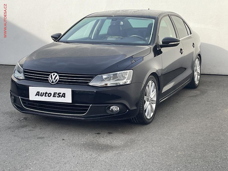 Volkswagen Jetta (2011) 1.4 TSi, Highline, +kola - fotka 3 z 21