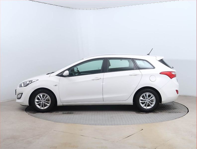 Hyundai i30 (2014) 1.6 CRDi, Tempomat - fotka 3 z 14