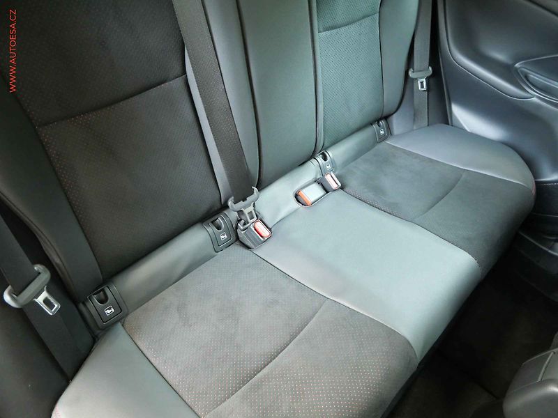 Toyota Yaris Cross (2023) 1.5e-CVT, 1.maj,ČR, AT, LED - fotka 12 z 23