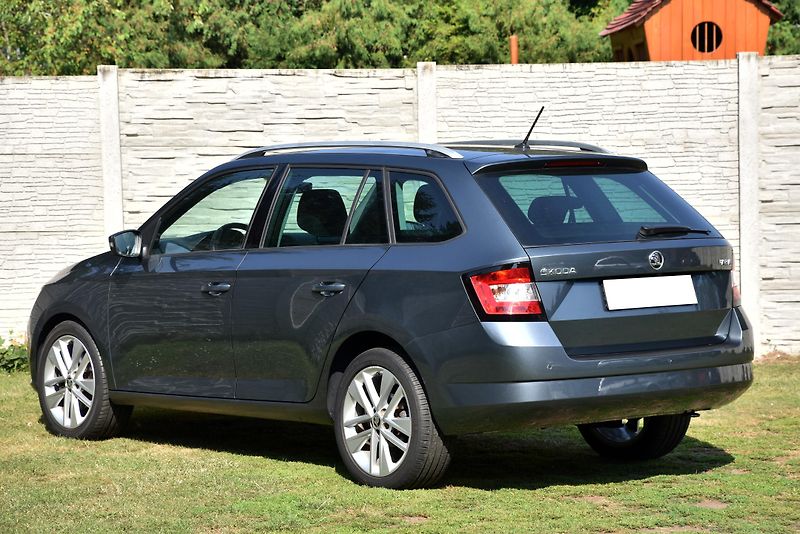 Škoda Fabia 1.2 TSi 6st STYLE,KLIMA,VÝHŘEV - fotka 4 z 50