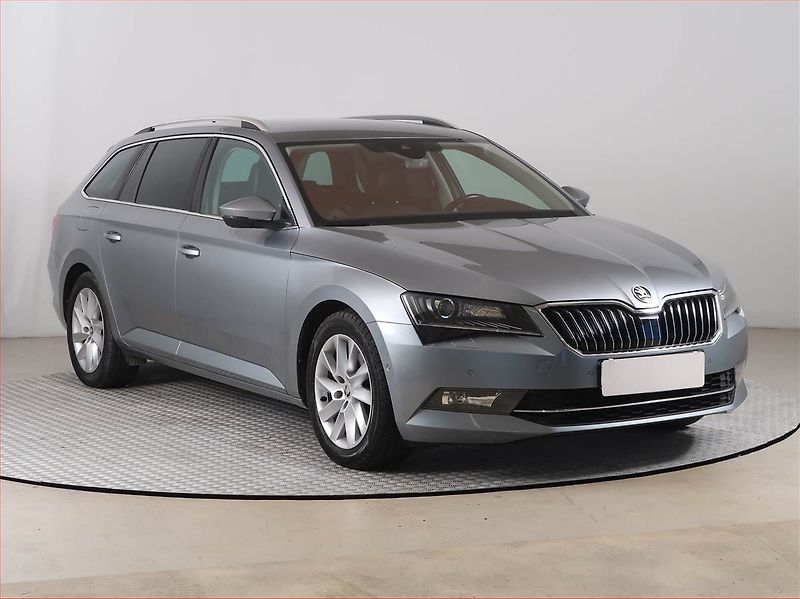 Škoda Superb (2017) Style 1.6 TDI, Navi, Bi-Xenony - fotografie inzerátu