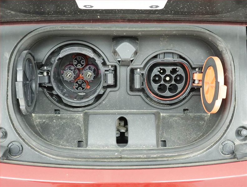 Nissan Leaf (2021) 40 kWh, SoH 90%, Automat - fotka 17 z 18