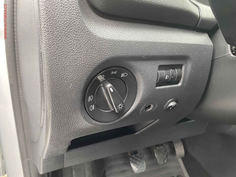Škoda Roomster (2015) 1.2 TSi, ČR, Ambition, zmk. - fotka 15 z 17