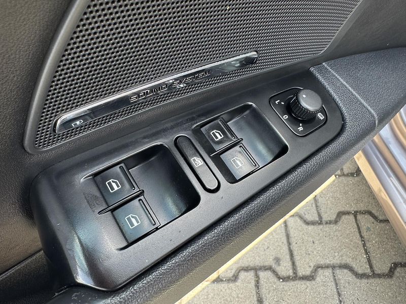 Škoda Superb 2,0TDi 4x4 KOMBI - fotka 23 z 24