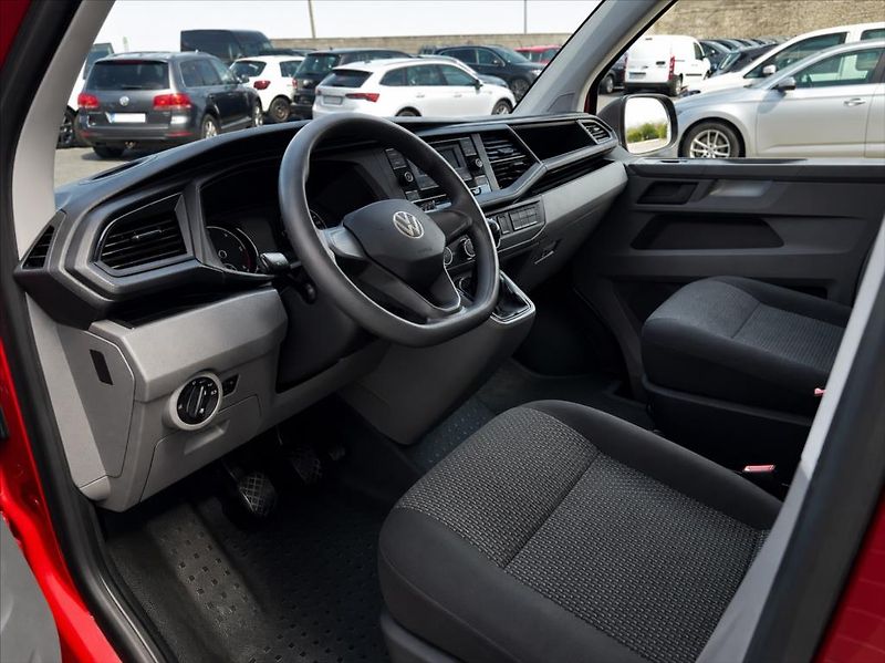 Volkswagen Caravelle 2,0 TDI 6.1 SWB TRENDLINE - fotka 9 z 24