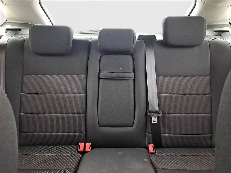 Ford Focus (2010) 1.8 16V, po STK, Tažné - fotka 10 z 14