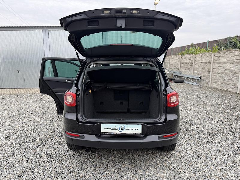 Volkswagen Tiguan 140PS 4x4 DSG PANORAMA - fotka 105 z 158