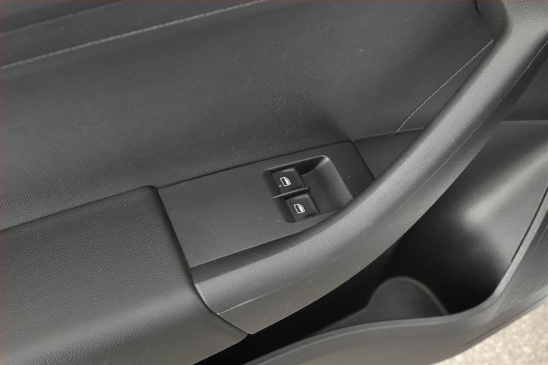 Škoda Rapid (2013) 1.2 TSI, ČR,1.maj - fotka 12 z 12