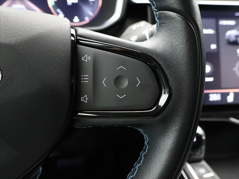 Lynk & Co 01 1,5 PHEV CORE 206kW Aut. 2.Maj - fotka 18 z 29
