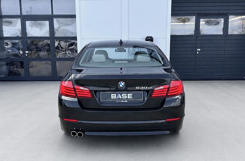 BMW Řada 5 530d Head-Up, Hi-Fi - fotka 5 z 21