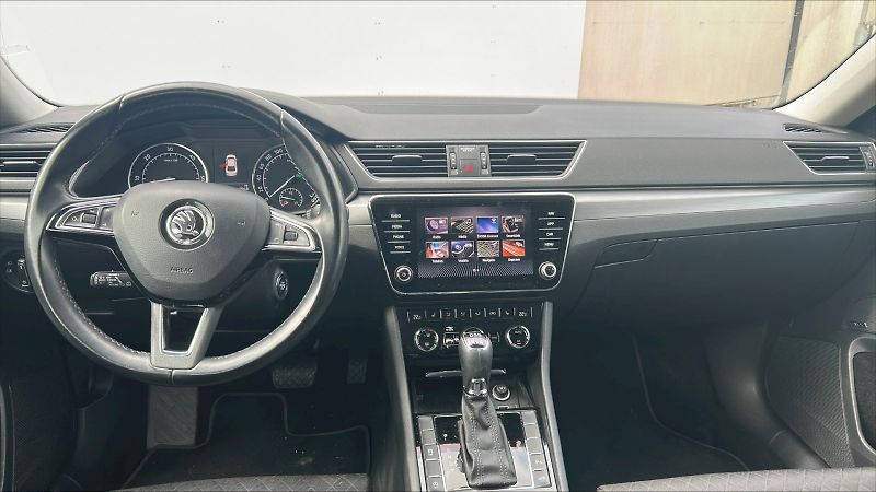 Škoda Superb (2018) 4X4GRT STY TD 140/2.0 A7F - fotka 5 z 30