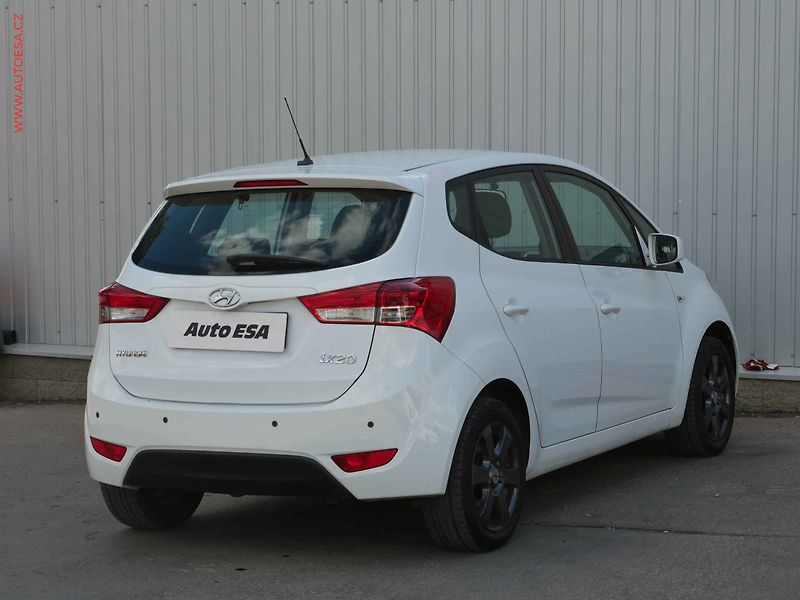 Hyundai ix20 (2011) 1.4 i - fotka 4 z 12