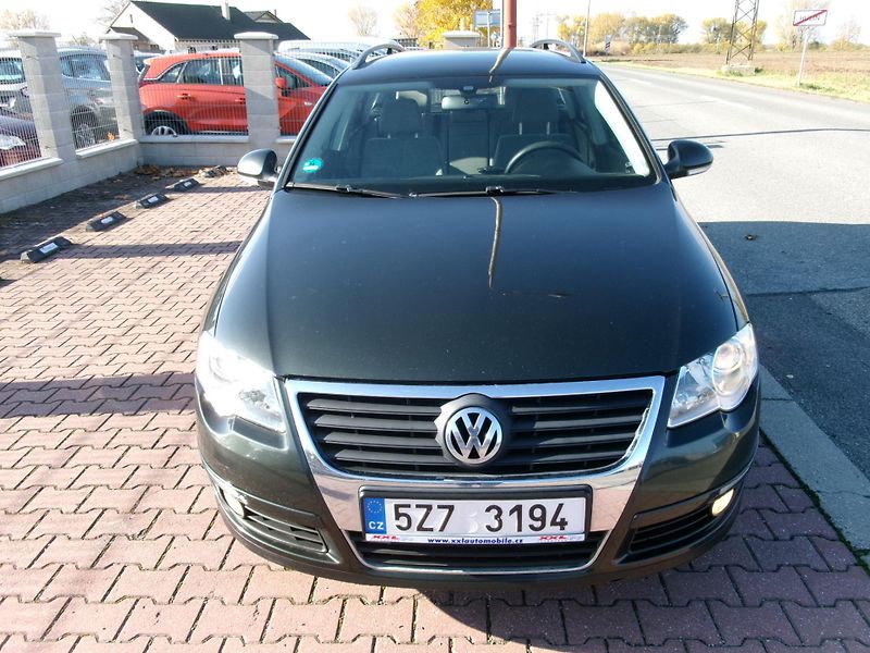 Volkswagen Passat (2007) 2,0TDI 103kW AC TEMP HF - fotka 2 z 25