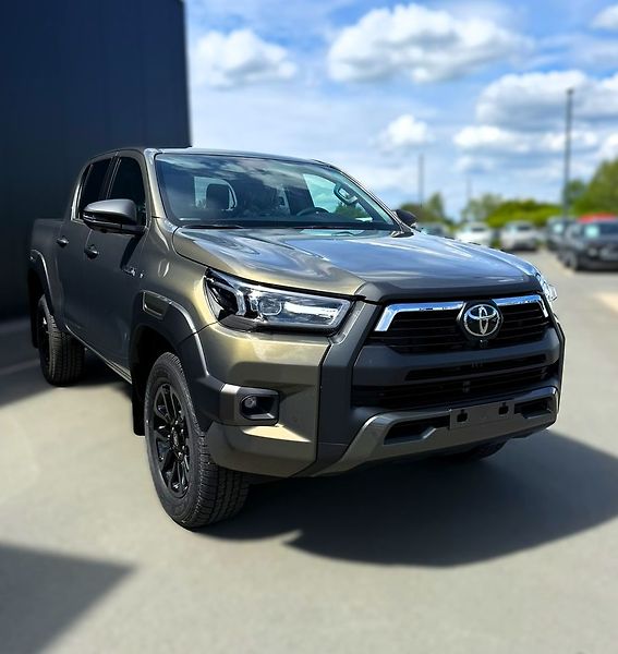 Toyota Hilux Invincible - fotka 2 z 9