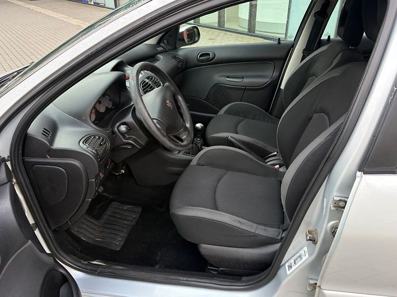 Peugeot 206 1.4 - fotka 6 z 16