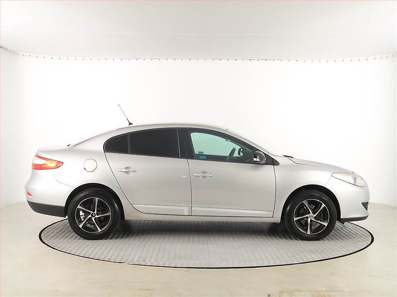 Renault Fluence (2012) 1.6 16V, Tempomat - fotka 6 z 17