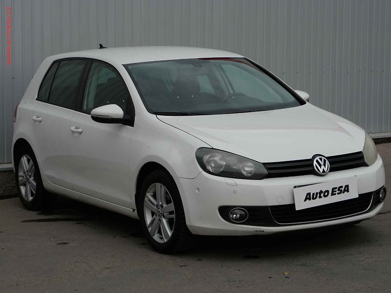 Volkswagen Golf (2011) 1.6 TDi, DSG, navi, park - fotografie inzerátu