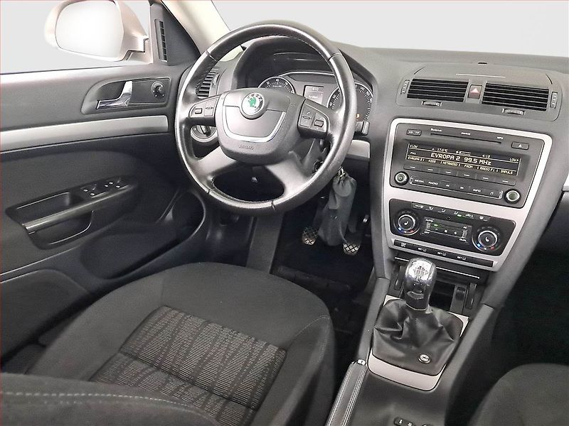 Škoda Octavia (2009) 1.4 TSI, Serv.kniha, Tempomat - fotka 7 z 21