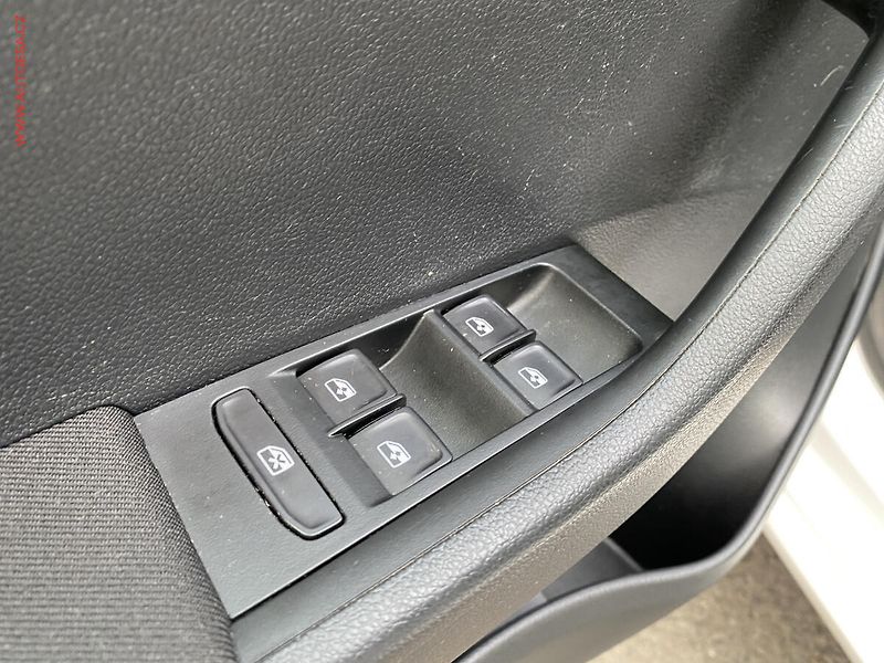 Škoda Fabia (2020) 1.0 TSi, ČR, Style, LED - fotka 13 z 16