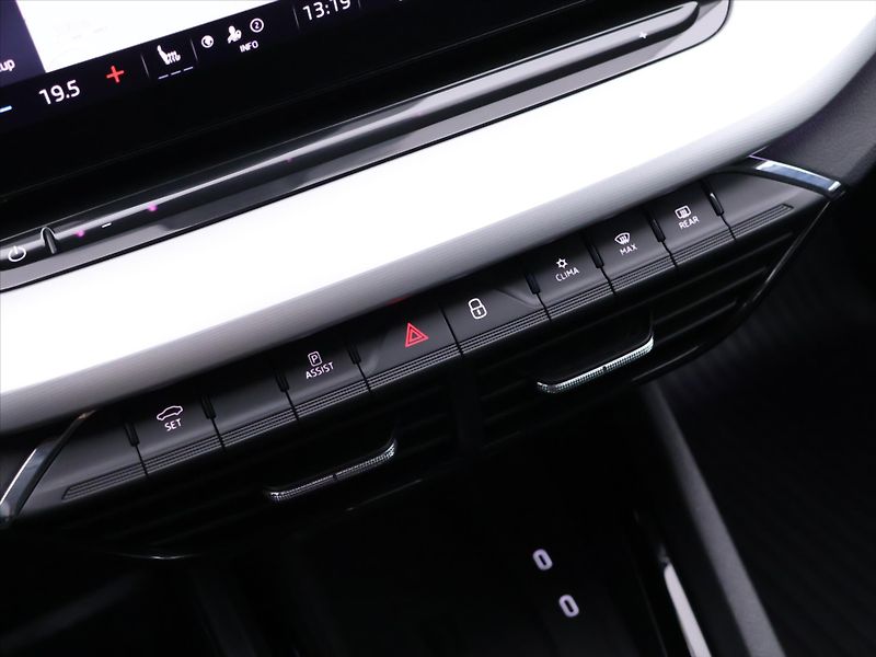 Škoda Octavia 2,0 TDI DSG Clever Matrix DPH - fotka 20 z 29