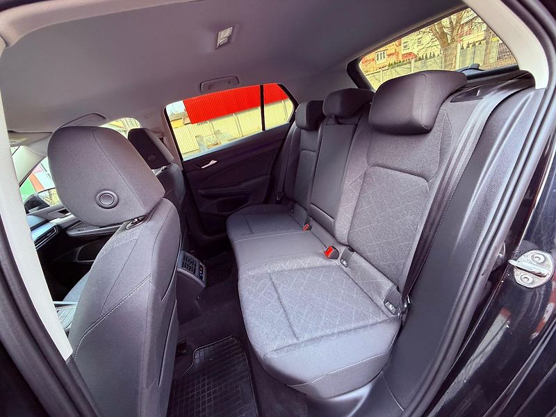 Volkswagen Golf 1.5 TSi Life, ČR, 1.Maj - fotka 12 z 33