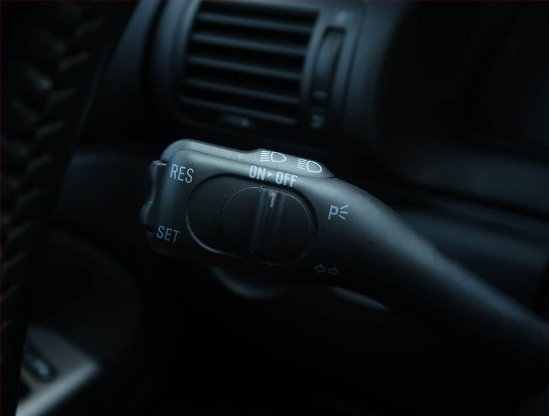 Volkswagen Passat (2004) 1.9 TDI, Automat, po STK - fotka 16 z 17