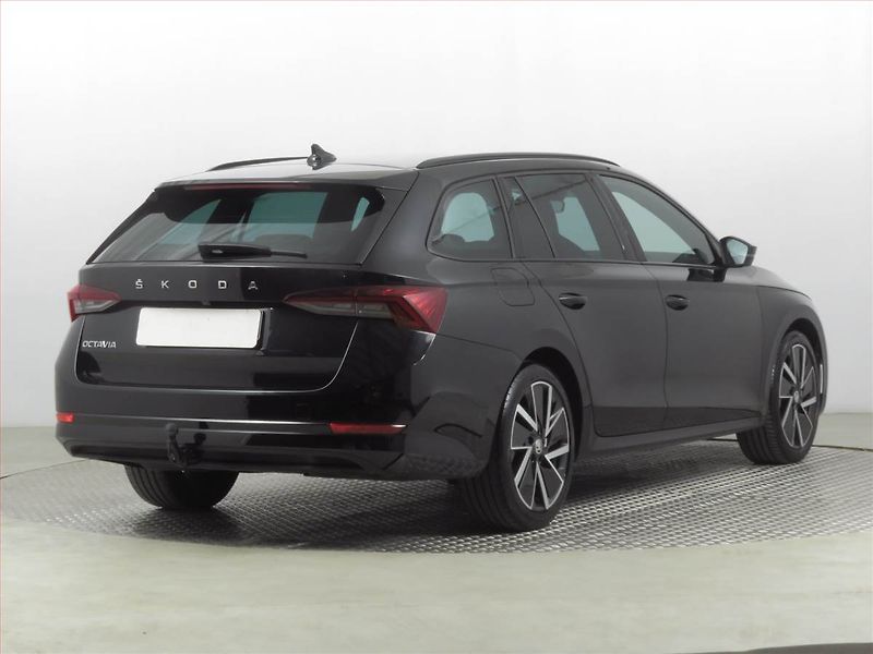Škoda Octavia (2022) Style 1.0 TSI, Serv.kniha - fotka 5 z 27
