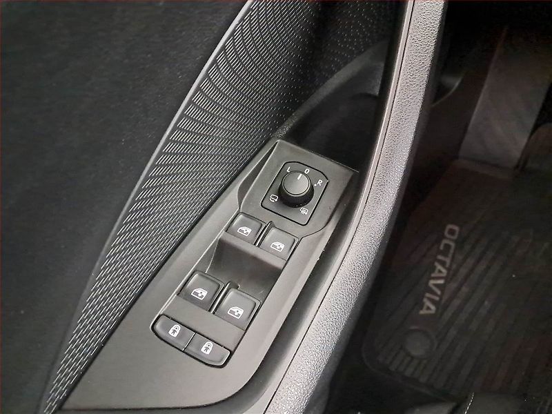 Škoda Octavia (2020) 2.0 TDI, Navi, Tempomat - fotka 15 z 17
