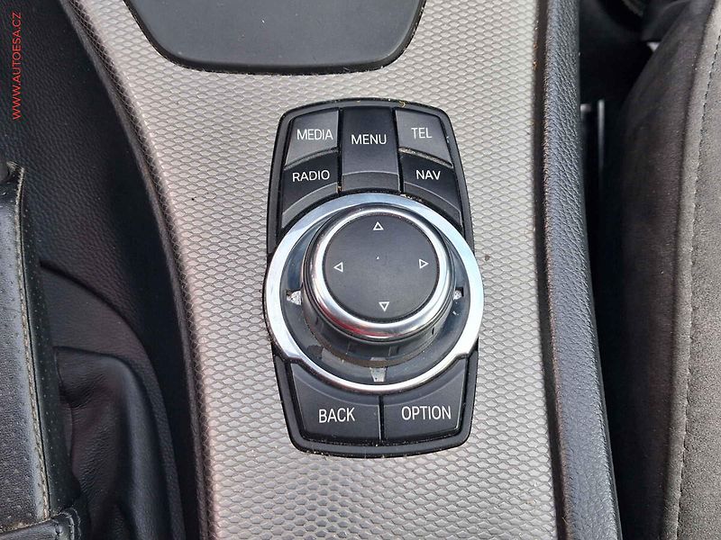 BMW Řada 3 (2013) 2.0d 320d xDrive, AT, xenon - fotka 18 z 21