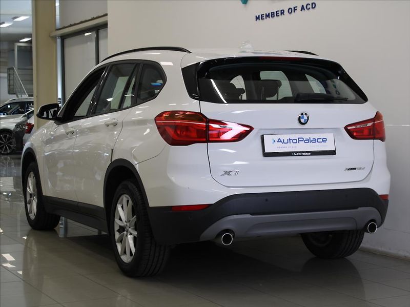 BMW X1 2,0 18d xDrive 115tkm.2.maj.ČR - fotka 3 z 24