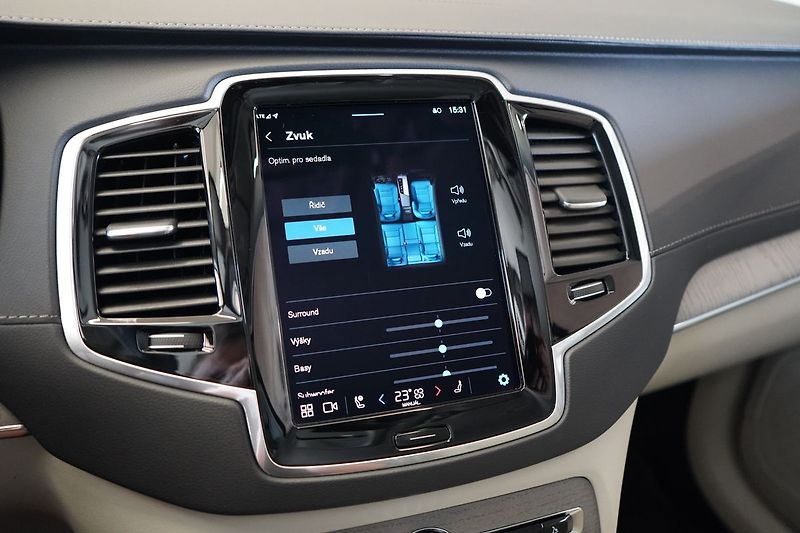 Volvo XC90 B5 PLUS AWD, Vzduch, Ventilace - fotka 32 z 47