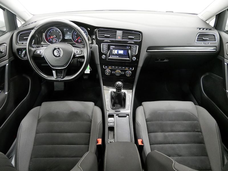 Volkswagen Golf - fotka 5 z 25