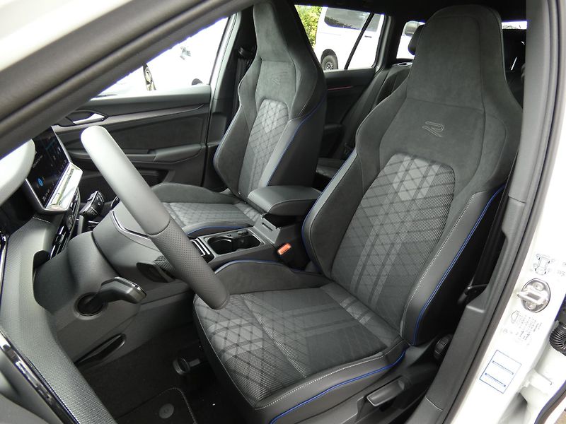Volkswagen Golf Variant R-Line People 2,0 TDI - fotka 18 z 30
