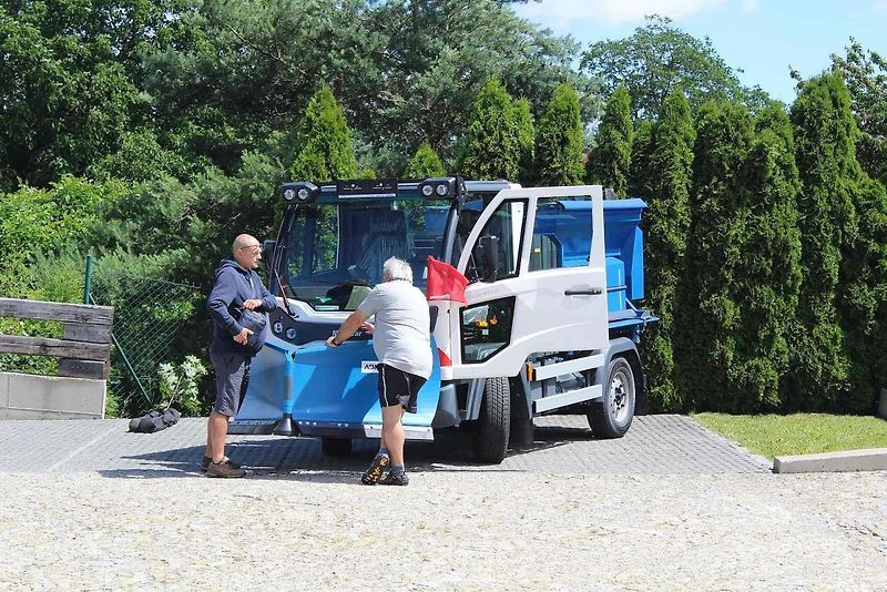 Sraz multikár v Přísece se vydařil, přijelo 75 těchto populárních strojů.