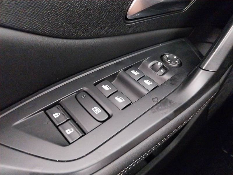 Peugeot 308 (2024) Allure 1.2 PureTech - fotka 22 z 23