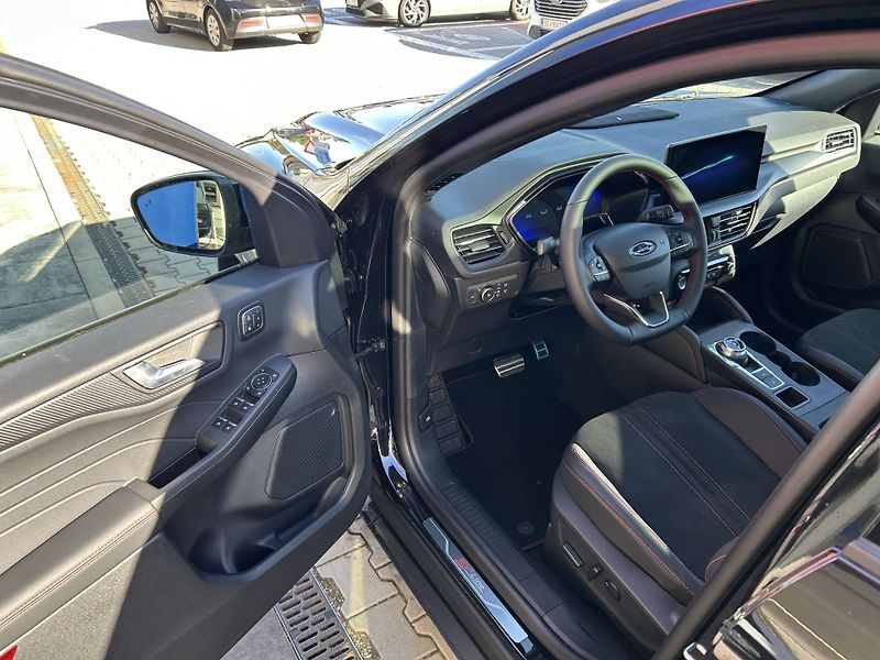 Ford Kuga ST-Line X 2.5 PHEV 134 kW - fotka 18 z 44