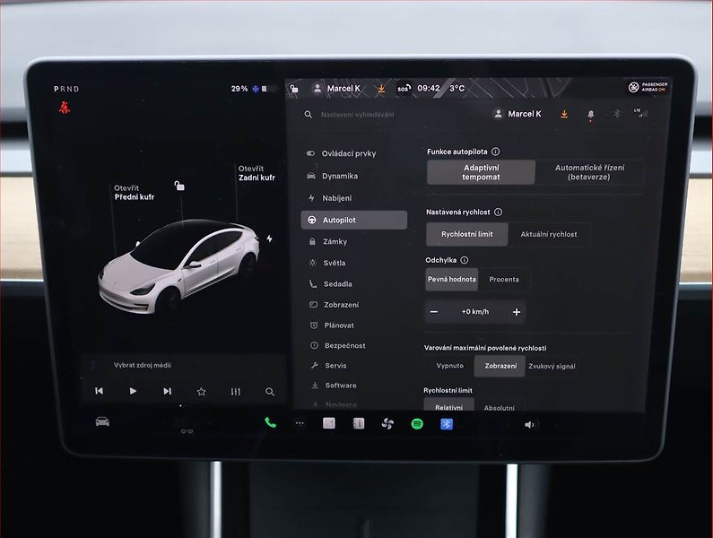 Tesla Model 3 (2020) Std Range Plus 52kWh, SoH 83% - fotka 19 z 24