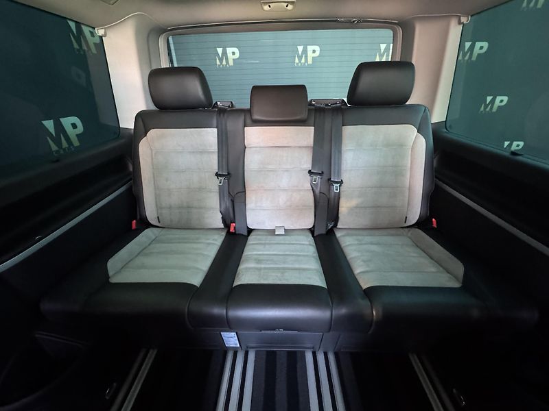 Volkswagen Multivan (2017) 2.0TDi DSG Highline RZV - fotka 19 z 54