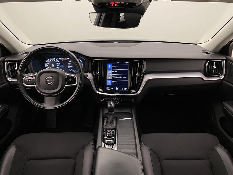 Volvo S60 T4 MOMENTUM AUT  - fotka 2 z 42